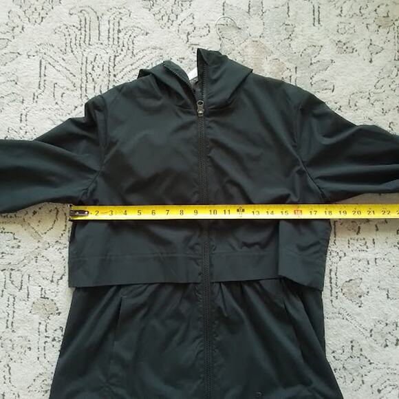 Lululemon Black Hooded Full Zip Jacket Women’s – Lightweight Activewear - Picture 5 of 6